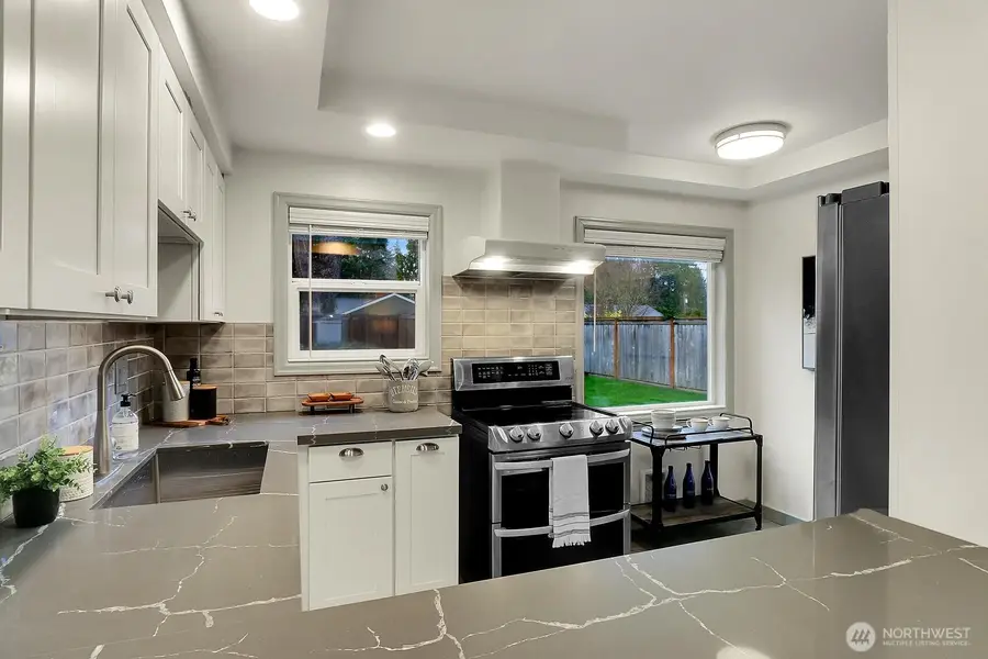1021 Walnut Street, Edmonds, WA 98020 - #2