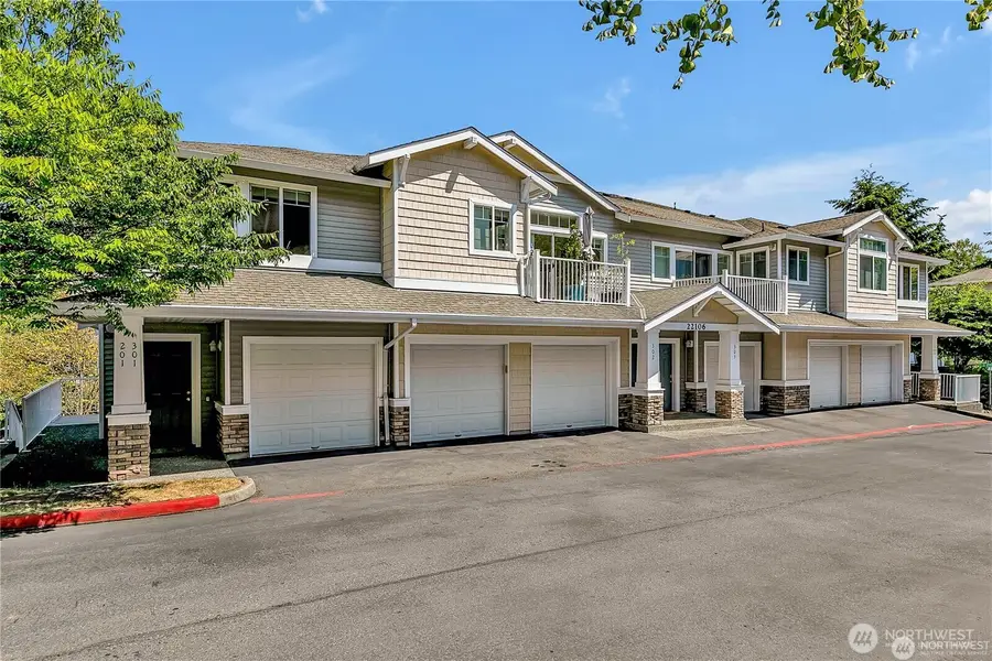 22106 41st Place S #302, Kent, WA 98032 - #2