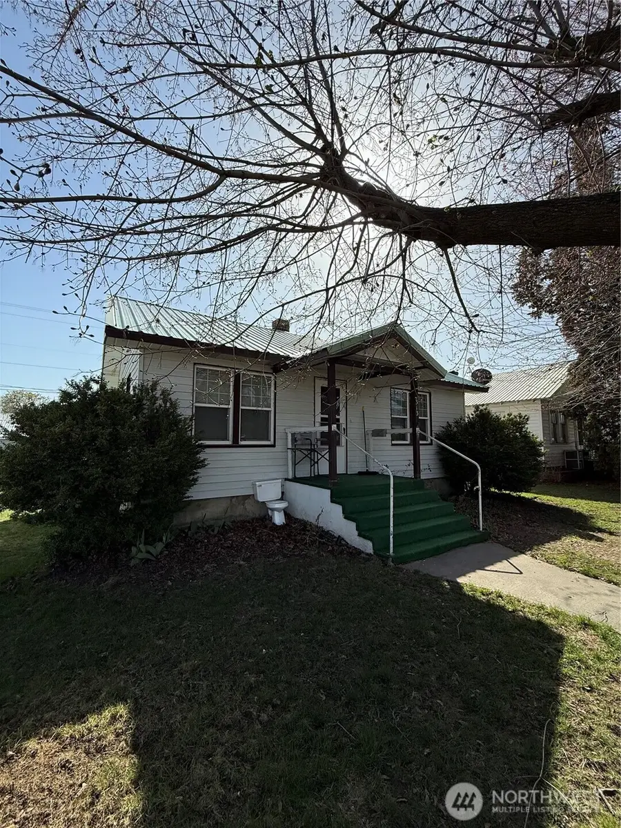 313 S Birch St, Omak, WA 98841 - #3