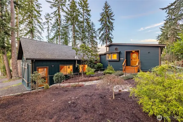 6897 Helena Street, Clinton, WA 98236