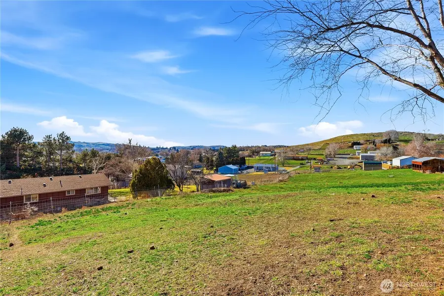 342 Sole Road, Selah, WA 98942 - #3