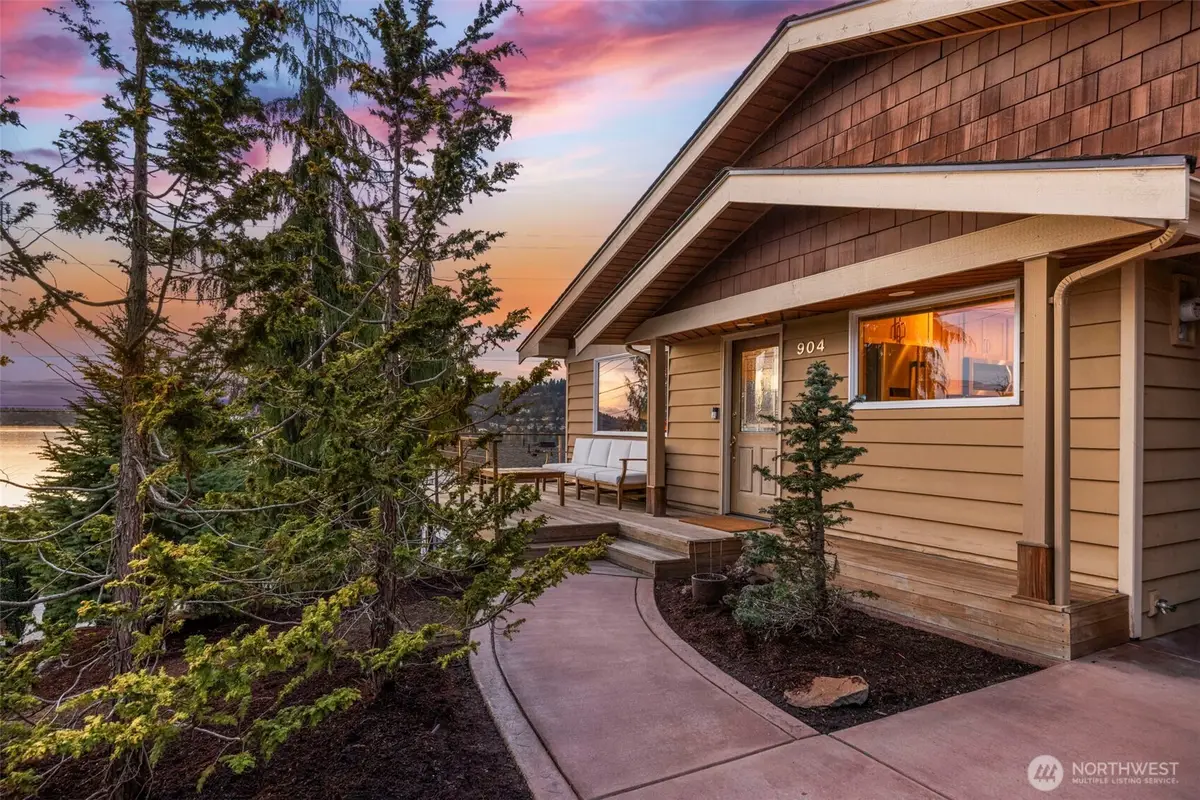 904 N 36th Street, Renton, WA 98056 - #1