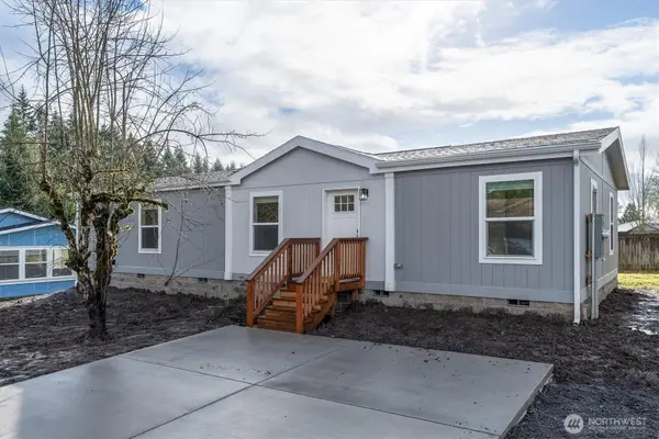 601 Helton Street #1/2, Castle Rock, WA 98611