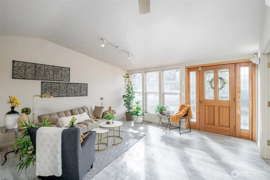 2604 NE 7th Street, Renton, WA 98056 - #2