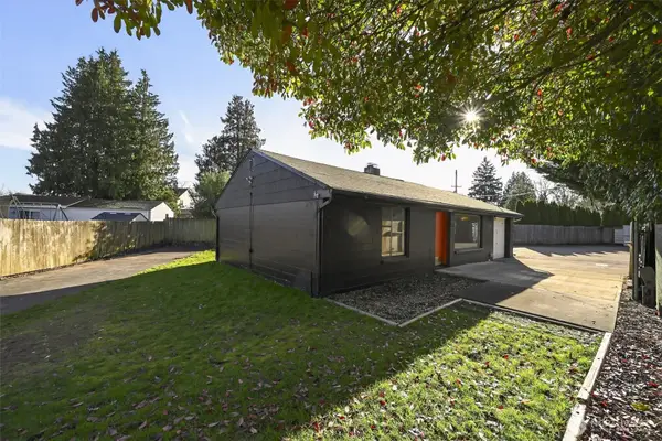 207 S 108th Place, Seattle, WA 98168