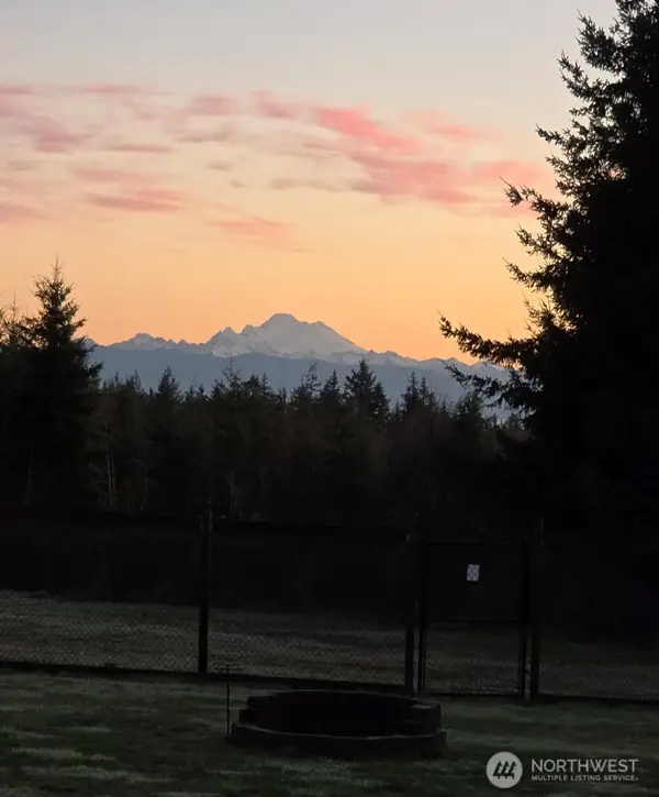 1419 Blackberry Lane, Oak Harbor, WA 98277