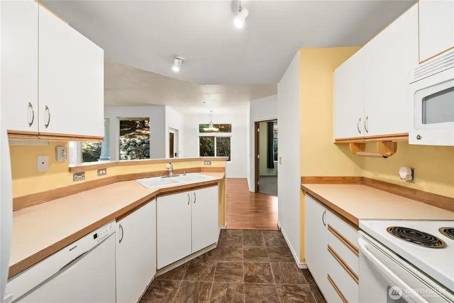 4020 S 222nd Place #101, Kent, WA 98032 - #3