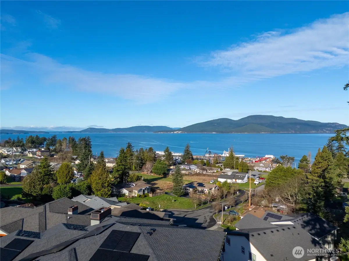 2712 17th Street #6, Anacortes, WA 98221 - #1