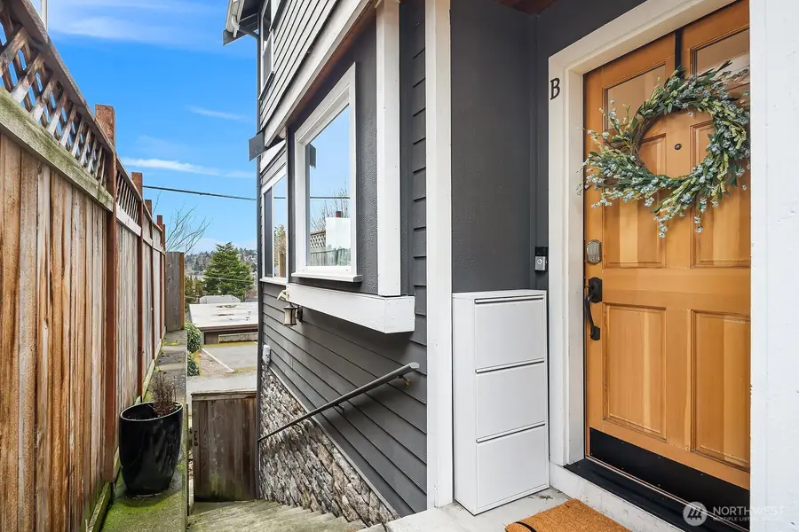 114 W Florentia Street #B, Seattle, WA 98119 - #2