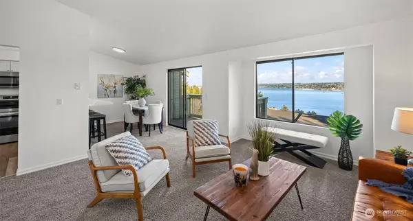 1725 W Sunn Fjord Lane #J304, Bremerton, WA 98312