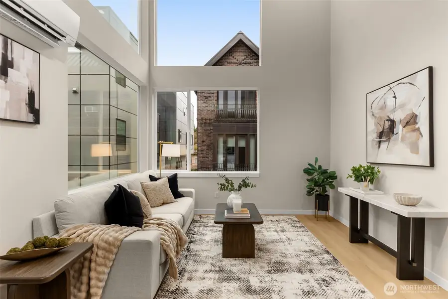 1123 10th Avenue E, Seattle, WA 98102 - #2