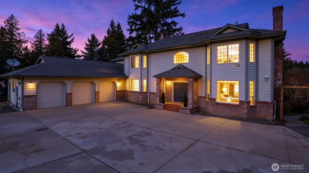 18432 W Lake Desire Drive Se, Renton, WA 98058 - #1