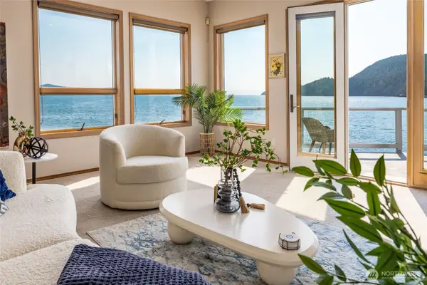 2401 Skyline Way #203 E., Anacortes, WA 98221