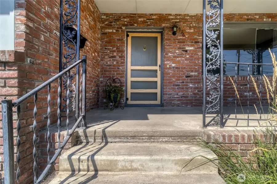 226 SW Davis Avenue, College Place, WA 99324 - #2