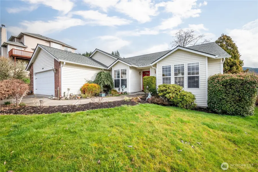 804 Edinburgh Court, Kelso, WA 98626 - #2