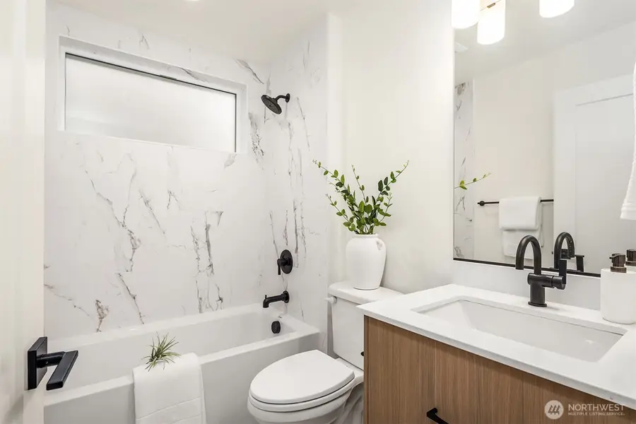 4406 1st Avenue Ne, Seattle, WA 98105 - #3