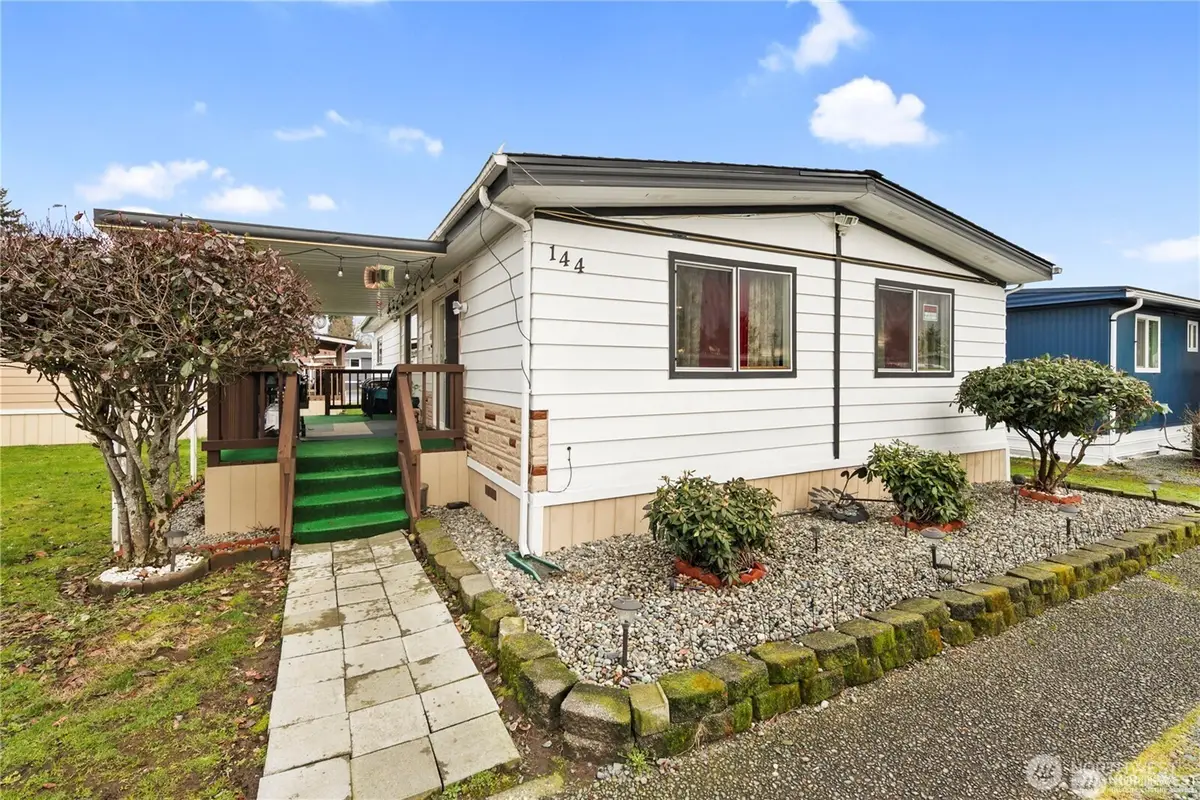 210 37th Street Se, Auburn, WA 98002 - #1