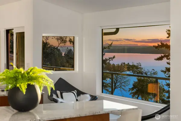 15733 25th Avenue Sw, Burien, WA 98166