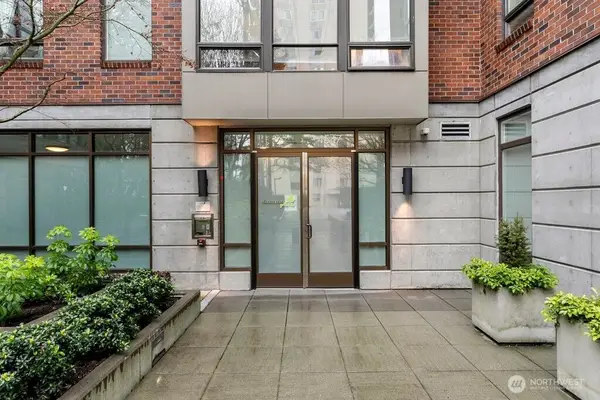 4547 8th Avenue Ne #508, Seattle, WA 98105