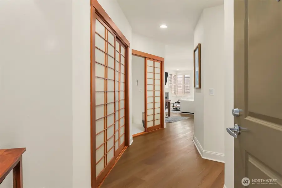 719 2nd Avenue W #202, Seattle, WA 98119 - #2