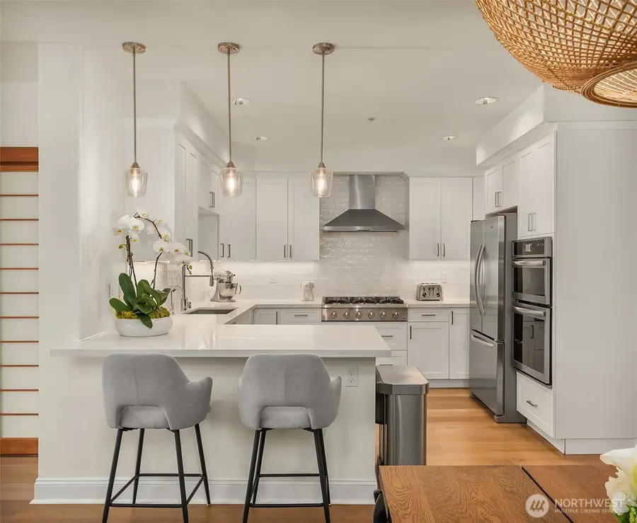 719 2nd Avenue W #202, Seattle, WA 98119 - #3