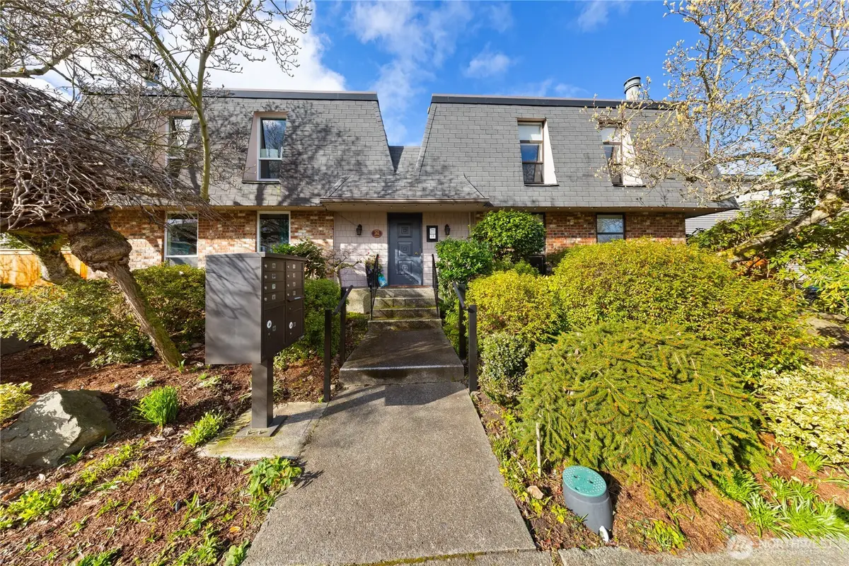 242 4th Avenue S #2, Edmonds, WA 98020 - #1