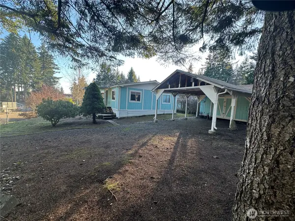 221 NE Schooner Loop, Belfair, WA 98528