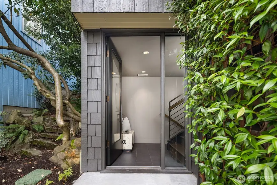 7733 58th Avenue Ne, Seattle, WA 98115 - #3