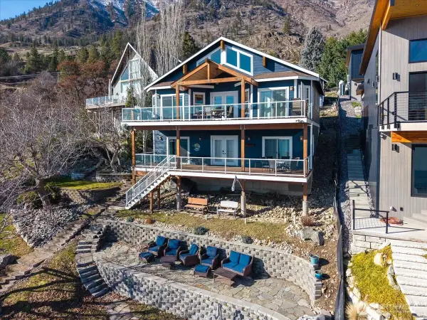 101 Driftwood Lane, Chelan, WA 98816