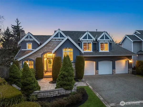 8242 154th Avenue Se, Newcastle, WA 98059