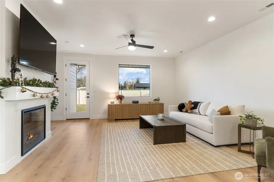 544 S Oasis Loop, East Wenatchee, WA 98802 - #2