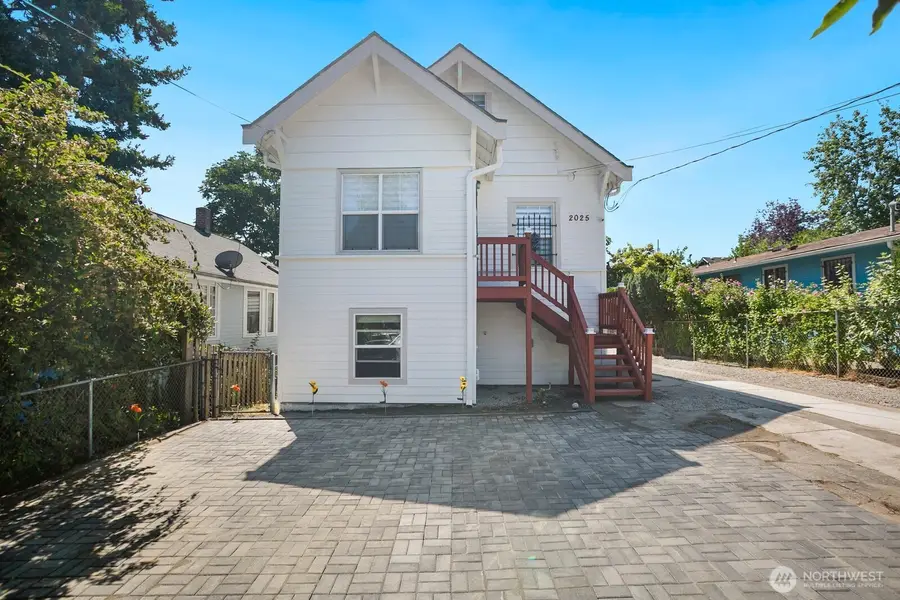 2025 S Ingersoll Pl, Seattle, WA 98144 - #2