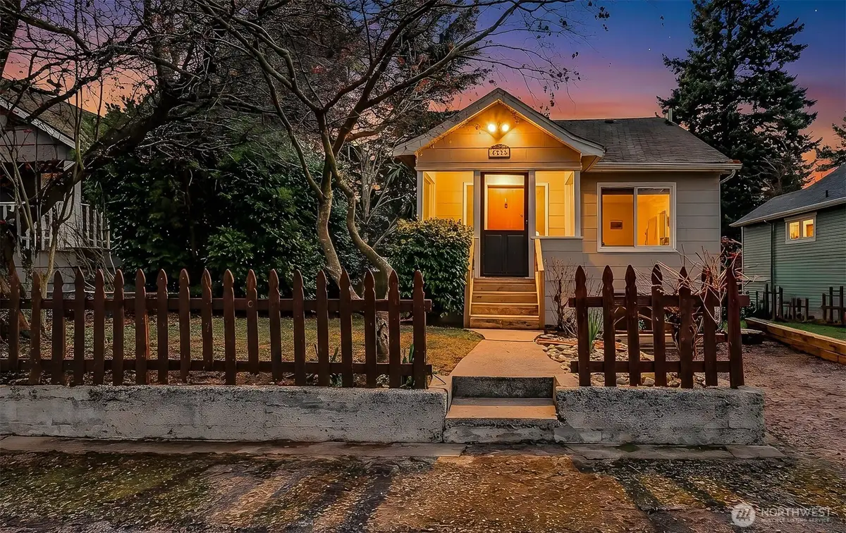 8535 18th Avenue Nw, Seattle, WA 98117 - #1