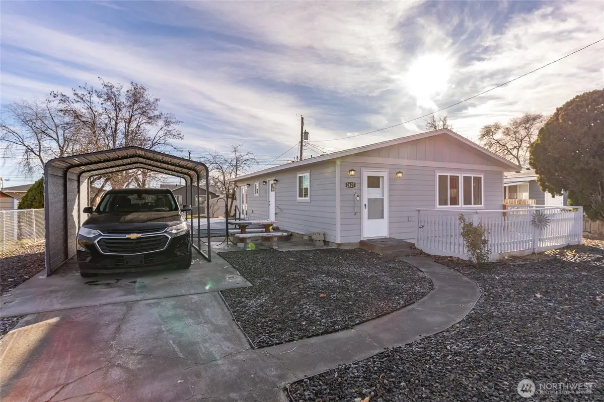 2427 W Texas Street, Moses Lake, WA 98837 - #1