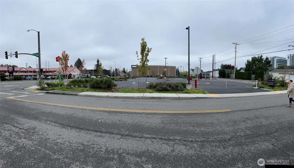 1216 N Broadway, Everett, WA 98201 - #1