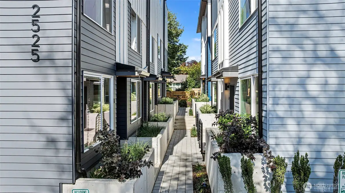 2527 29th Avenue S #B, Seattle, WA 98144 - #1