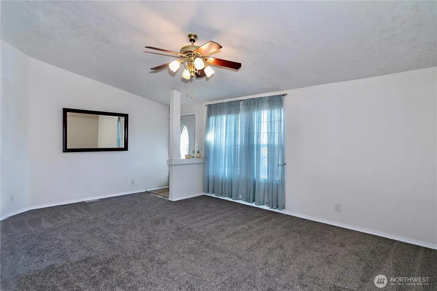 1123 Rainier, Kittitas, WA 98934 - #3