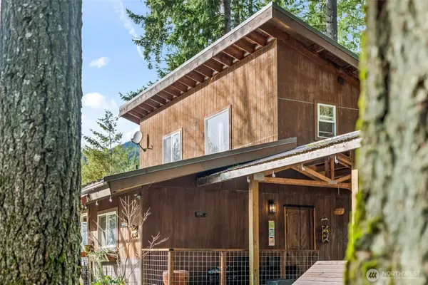 110 Tunnel Lane, Packwood, WA 98361