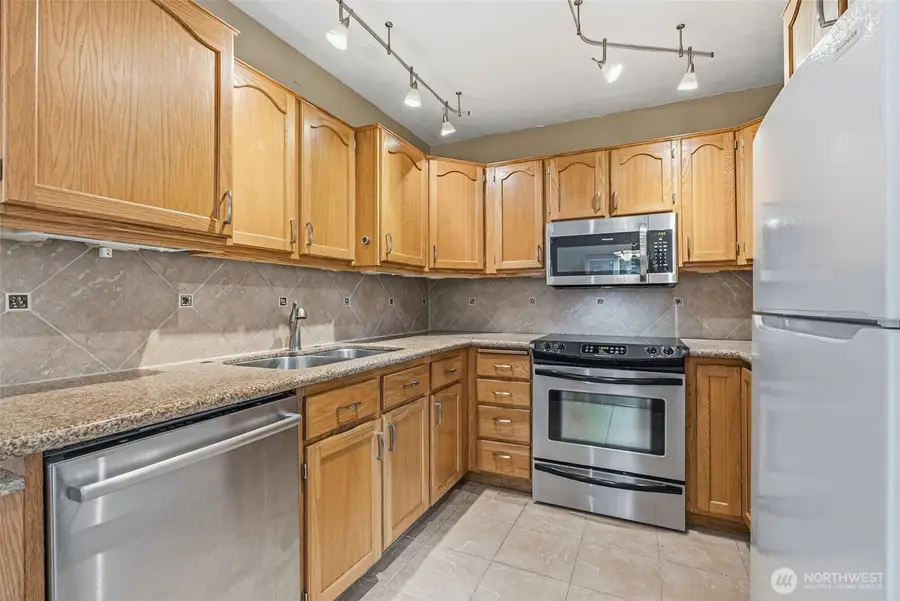 133 W Beacon Hill Drive, Longview, WA 98632 - #3