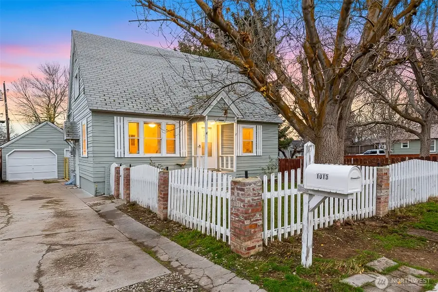 1013 Amherst Avenue, Wenatchee, WA 98801 - #2