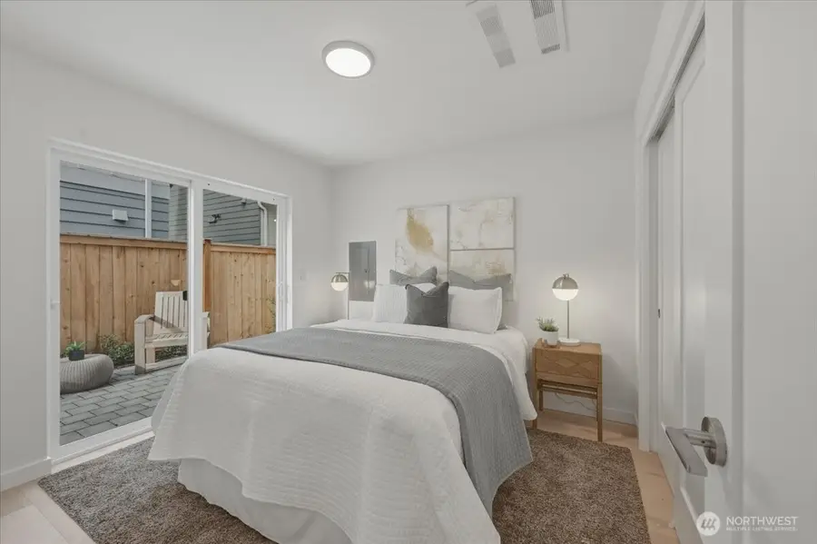 7320 11th Avenue Ne #B, Seattle, WA 98115 - #2