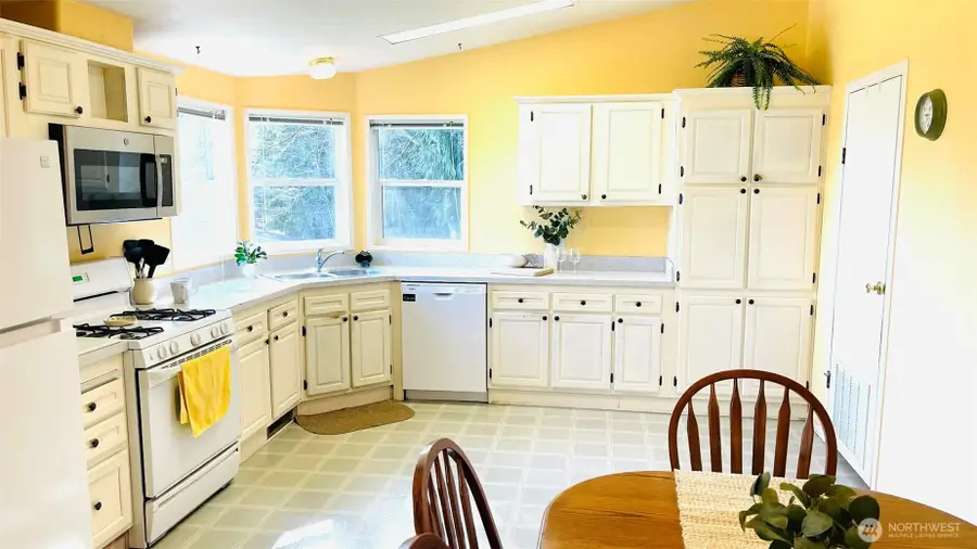 101 E Pirates Place, Grapeview, WA 98546 - #2