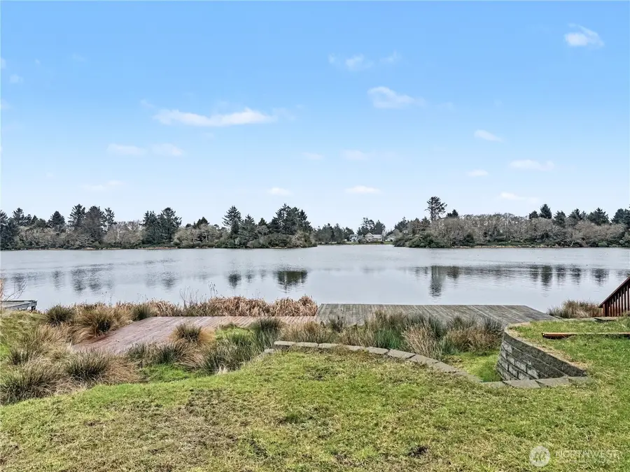 582 Mount Olympus Avenue Se, Ocean Shores, WA 98569 - #3