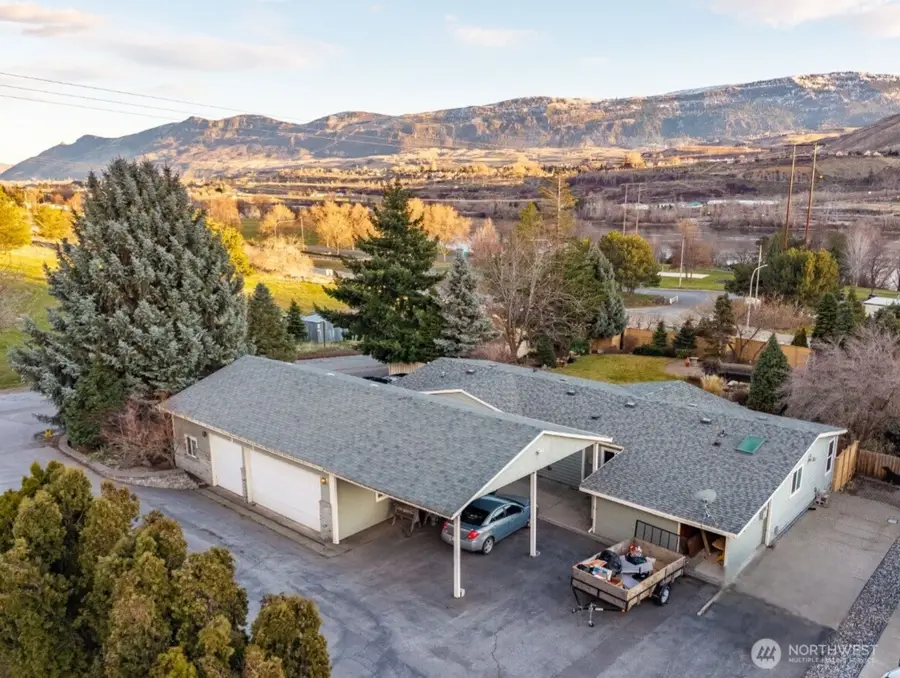 1160 S Mary Avenue, East Wenatchee, WA 98802 - #3