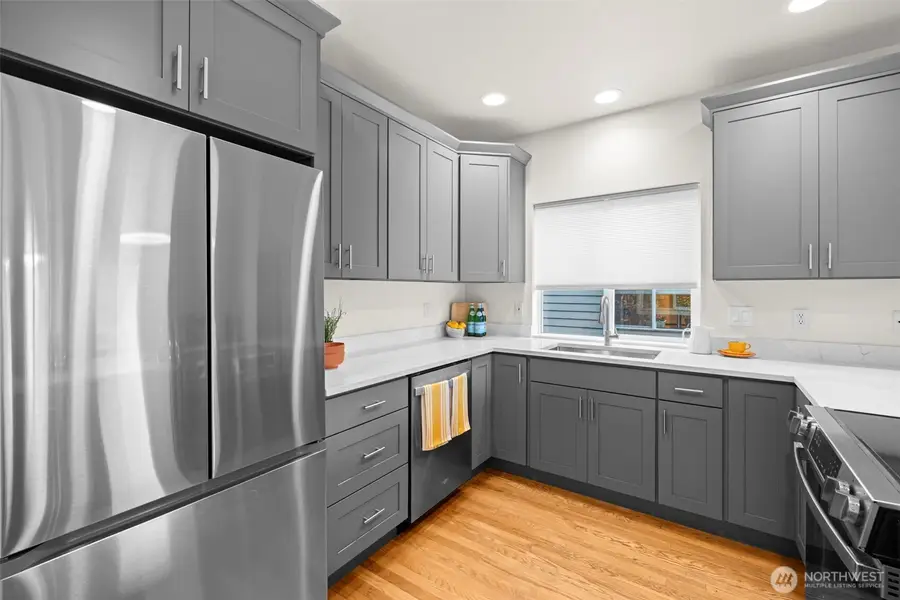 212 27th Avenue E, Seattle, WA 98112 - #3