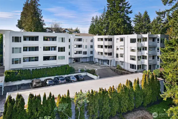 17417 Ashworth Avenue N #403, Shoreline, WA 98133