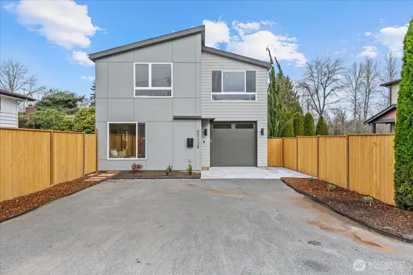 6530 18th Avenue Sw #B, Seattle, WA 98106