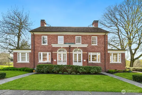 4405 Montana Circle W, Seattle, WA 98199