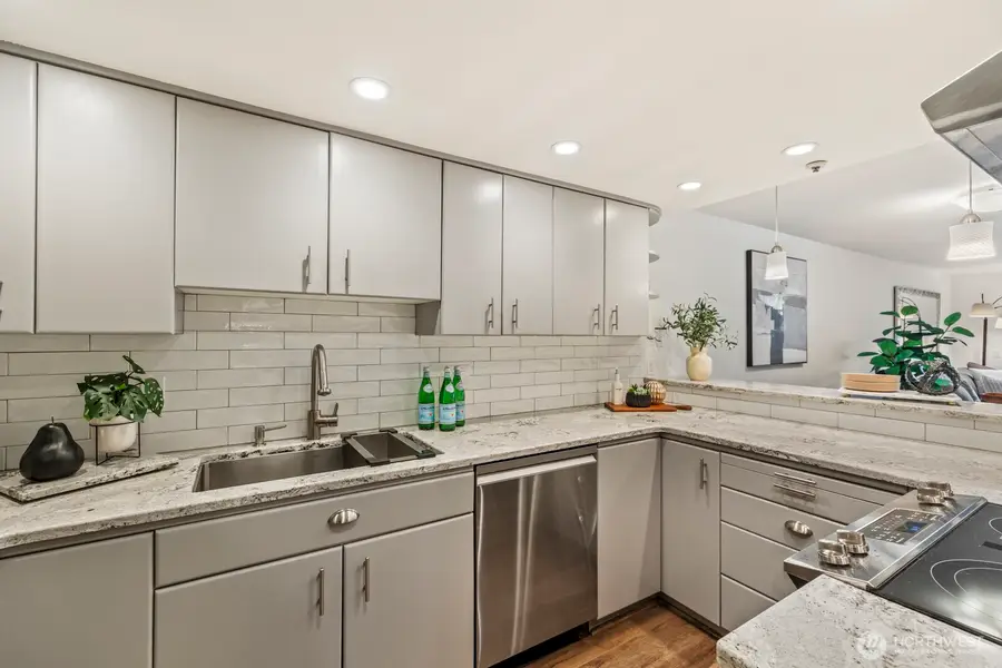 9320 NE Juanita Drive #2B, Kirkland, WA 98034 - #3