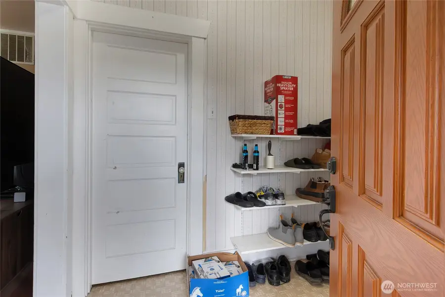 5705 S 57th Street, Tacoma, WA 98408 - #3